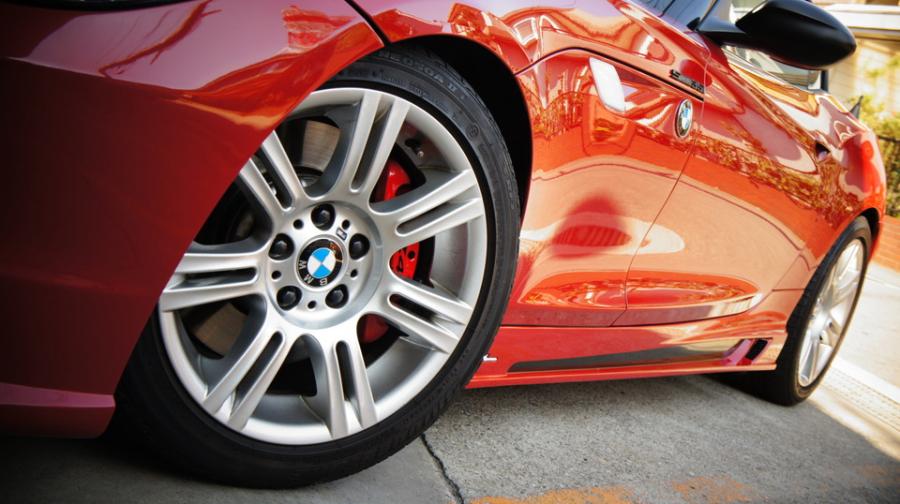 キャリパー塗装施工事例：BMW Z4　キャリパー塗装　COLOR:#1112 Racing red IMG10_1371_fgnfYI_sub4.jpg