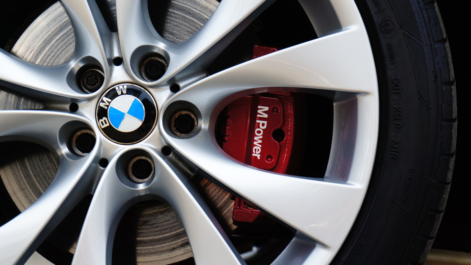 キャリパー塗装施工事例：BMW X5純正キャリパー塗装　カラー：#010 premiun rouge candy red IMG10_721_TSp3nO_sub2.jpg