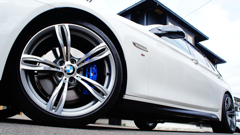 キャリパー塗装施工事例：BMW535iMスポーツ純正キャリパー塗装　カラー：#060 royal ocean blue IMG10_746_dDr097_sub8.jpg