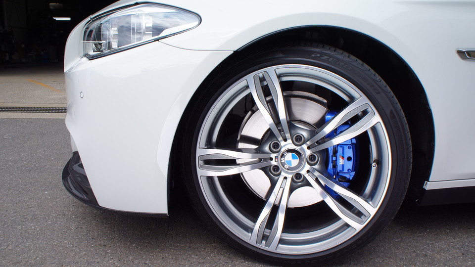 キャリパー塗装施工事例：BMW535iMスポーツ純正キャリパー塗装　カラー：#060 royal ocean blue IMG10_746_dDr097_sub9.jpg