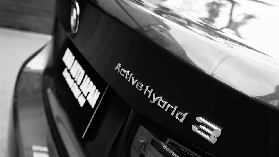 キャリパー塗装施工事例：BMW Active Hybrid3 キャリパー塗装　カラー：	#003 tokyo midnight gold　ローター加工Type：SS IMG10_766_YWToC7_sub7.jpg