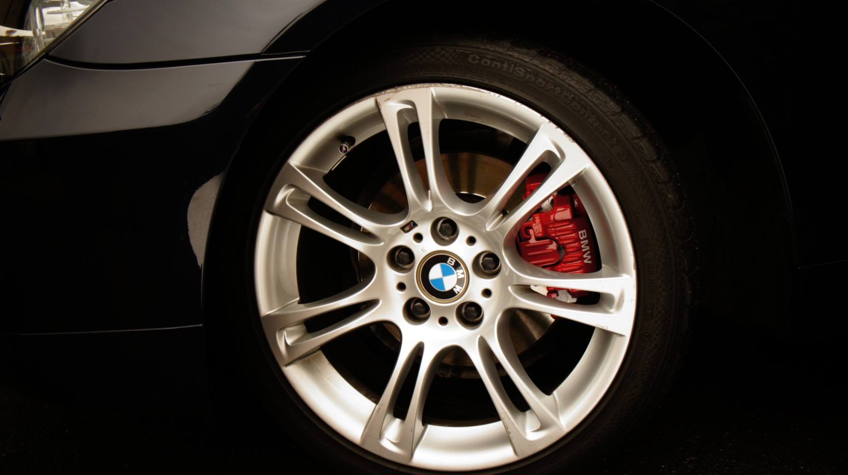 キャリパー塗装施工事例：BMW 525i E61キャリパー塗装COLOR：#001 Italian losso solid IMG10_868_bX1rYx_sub2.jpg