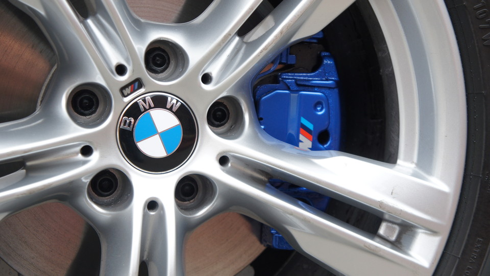 キャリパー塗装施工事例：BMW X5純正キャリパー塗装　COLOR:オリジナルブルー、D-DASHダストダウンブレーキパット前後装着 IMG10_963_cPgjZ5_sub3.jpg