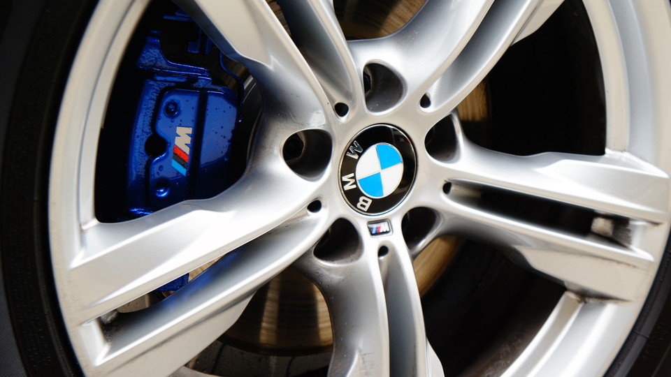 キャリパー塗装施工事例：BMW X5純正キャリパー塗装　COLOR:オリジナルブルー、D-DASHダストダウンブレーキパット前後装着 IMG10_963_cPgjZ5_sub5.jpg
