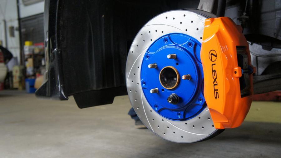 レクサスGS350　キャリパー塗装＆ローター塗装　ＣＯＬＯＲ：#1110 Valencia premium orange＆#061 royal sky blue　ローター加工Type：C６S８D