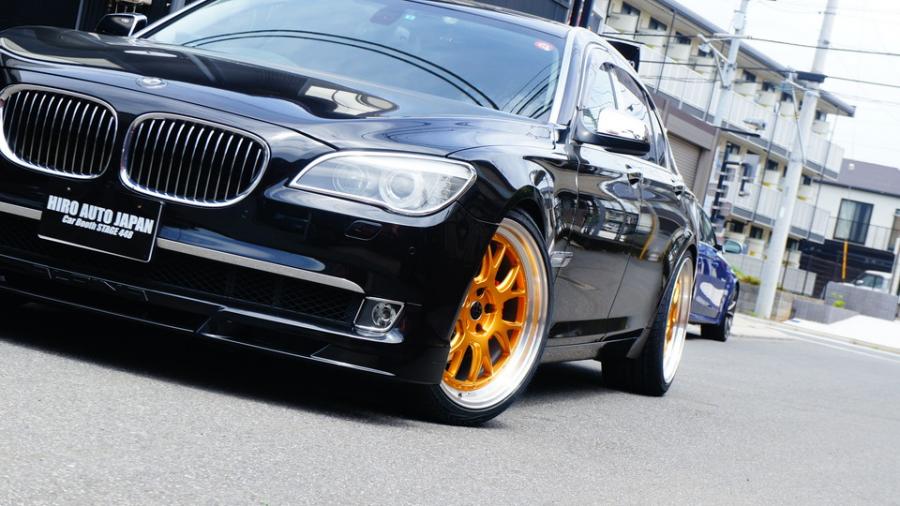 BMW740L F02　キャリパー塗装　COLOR：#098 honey of pearl orange　D-DASHダストダウンブレーキパット前後装着
