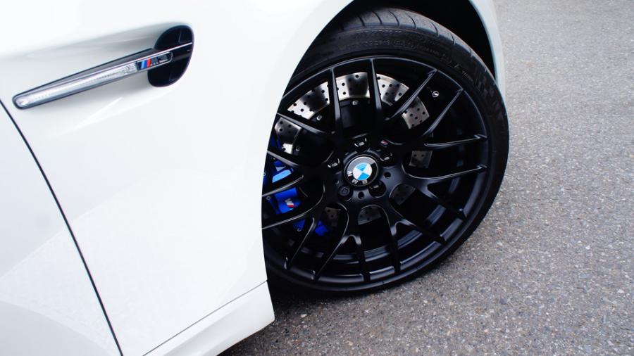 キャリパー塗装施工事例：BMW M3　キャリパー塗装　COLOR:#061 royal sky blue IMG10_1832_mPbkcz_sub5.jpg