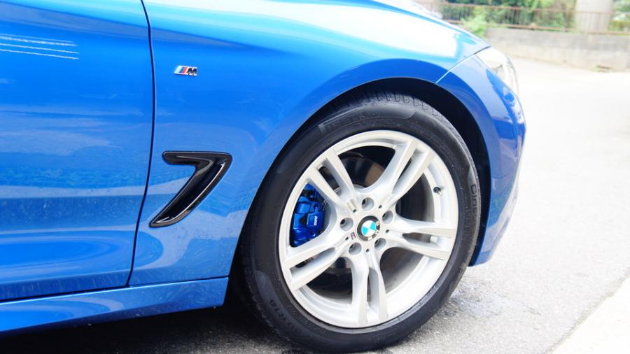 キャリパー塗装施工事例：BMW320i　キャリパー塗装　COLOR:#061 royal sky blue IMG10_1870_0NEKXU_sub6.jpg