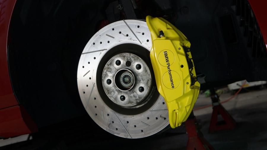 キャリパー塗装施工事例：BMW M235i　キャリパー塗装COLOR:#020 hawaiian passion yellow　ローター加工Type:12SD IMG10_2322_arUPFC_sub1.jpg