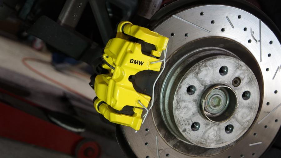 キャリパー塗装施工事例：BMW M235i　キャリパー塗装COLOR:#020 hawaiian passion yellow　ローター加工Type:12SD IMG10_2322_arUPFC_sub2.jpg