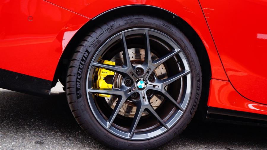 キャリパー塗装施工事例：BMW M235i　キャリパー塗装COLOR:#020 hawaiian passion yellow　ローター加工Type:12SD IMG10_2322_arUPFC_sub8.jpg