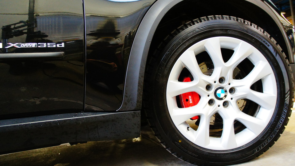 キャリパー塗装施工事例：BMW　X5純正キャリパー塗装　COLOR:#1112racing red　ローター加工Type:C8SDP IMG10_967_EWtRks_sub5.jpg