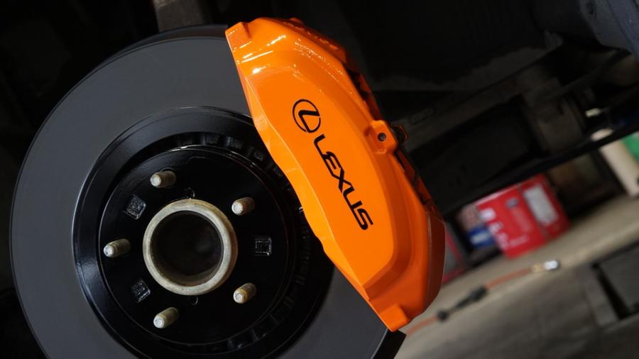 キャリパー塗装施工事例：レクサスIS350　キャリパー塗装＆ローター塗装COLOR:#1110 Valencia premium orange、#005 Deep coal black IMG20_2278_fSxcco_sub1.jpg