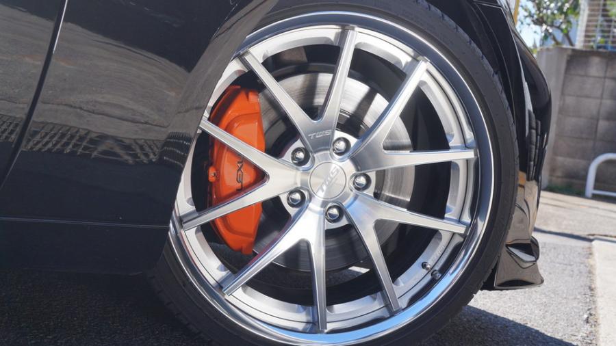 キャリパー塗装施工事例：レクサスIS350　キャリパー塗装＆ローター塗装COLOR:#1110 Valencia premium orange、#005 Deep coal black IMG20_2278_fSxcco_sub4.jpg