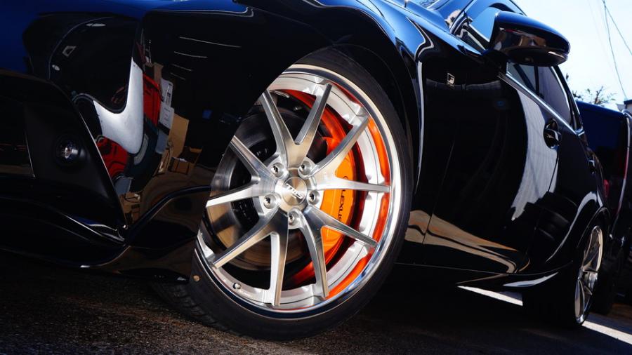 キャリパー塗装施工事例：レクサスIS350　キャリパー塗装＆ローター塗装COLOR:#1110 Valencia premium orange、#005 Deep coal black IMG20_2278_fSxcco_sub9.jpg