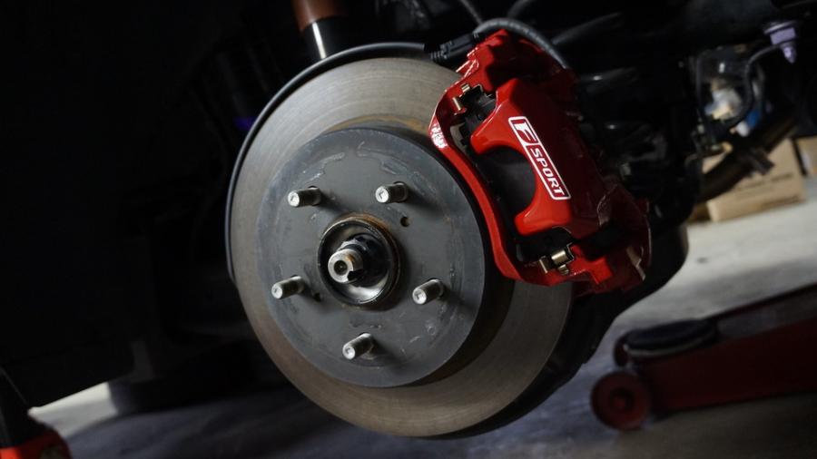 キャリパー塗装施工事例：レクサスUX　キャリパー塗装COLOR:#001 Italian losso solid IMG20_2290_B1I4Uu_sub2.jpg