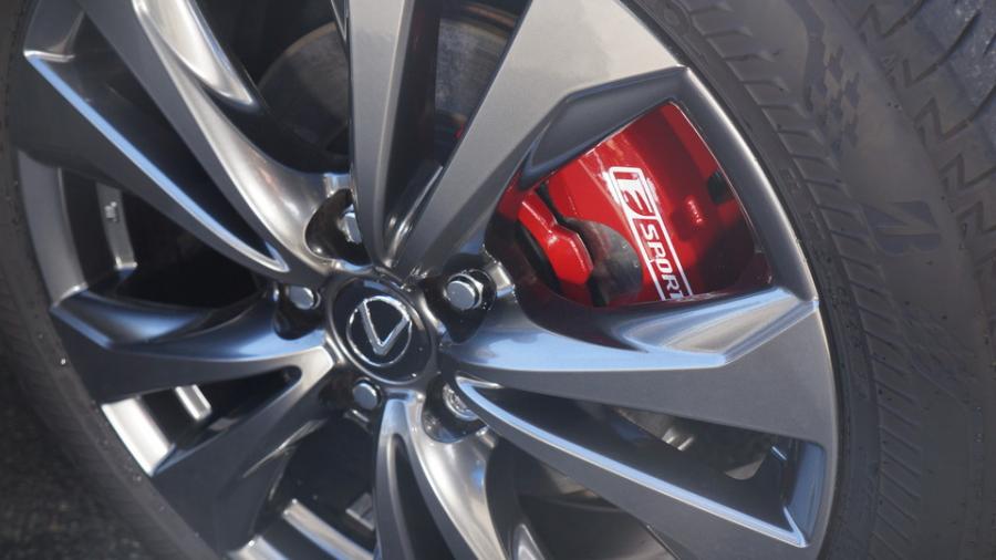 キャリパー塗装施工事例：レクサスUX　キャリパー塗装COLOR:#001 Italian losso solid IMG20_2290_B1I4Uu_sub7.jpg