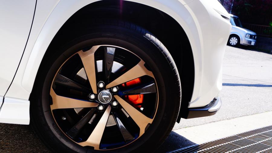 キャリパー塗装施工事例：レクサスNX300　キャリパー塗装COLOR:オリジナル調色カラー IMG20_2298_U0AHSw_sub2.jpg