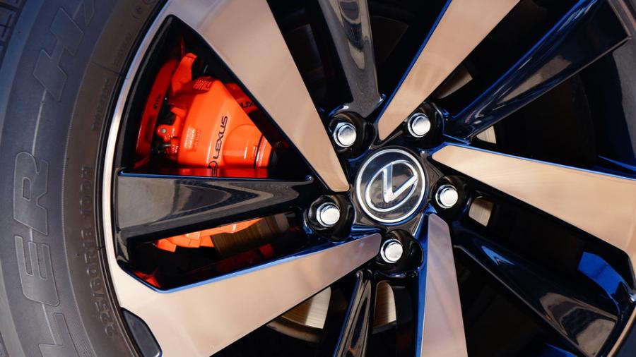 キャリパー塗装施工事例：レクサスNX300　キャリパー塗装COLOR:オリジナル調色カラー IMG20_2298_U0AHSw_sub4.jpg