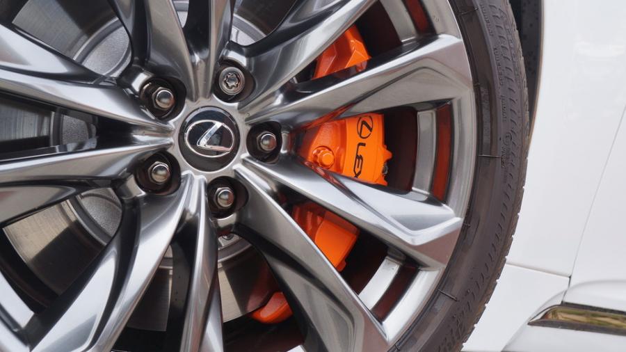 キャリパー塗装施工事例：レクサスLSFスポーツ　キャリパー塗装COLOR:#1110 Valencia premium orange　ローター塗装COLOR:#006 Diamonddust silver IMG20_2311_IO5lop_sub4.jpg