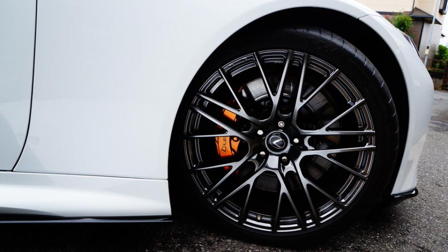 キャリパー塗装施工事例：レクサスLC　キャリパー塗装COLOR:#030 Royal art pearl orange gold　ローター塗装COLOR:#005 Deep coal black IMG20_2352_z3CMkS_sub6.jpg