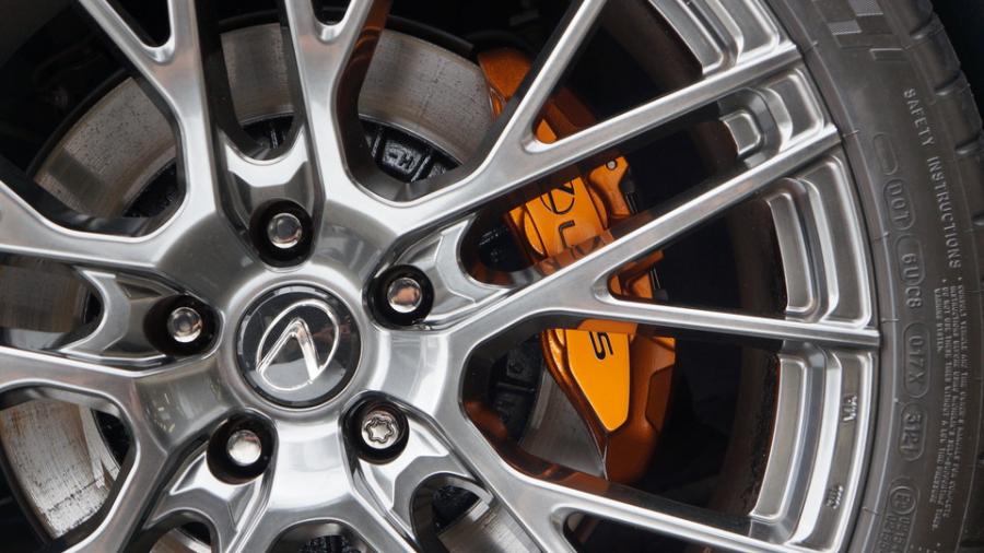 キャリパー塗装施工事例：レクサスLC　キャリパー塗装COLOR:#030 Royal art pearl orange gold　ローター塗装COLOR:#005 Deep coal black IMG20_2352_z3CMkS_sub8.jpg