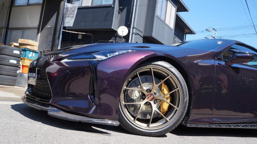 キャリパー塗装施工事例：レクサスLC　キャリパー塗装COLOR:#003 Tokyo midnight gold　ローター塗装COLOR:#008 Flash champagne gold　ローター加工Type：GALAXY IMG20_2355_xjy1a9_sub4.jpg