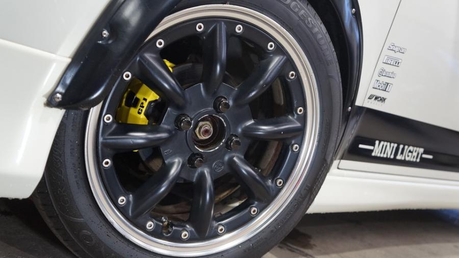 キャリパー塗装施工事例：MINIキャリパー塗装　COLOR:#020 hawaiian passion yellow IMG24_2289_v0cv3m_sub3.jpg