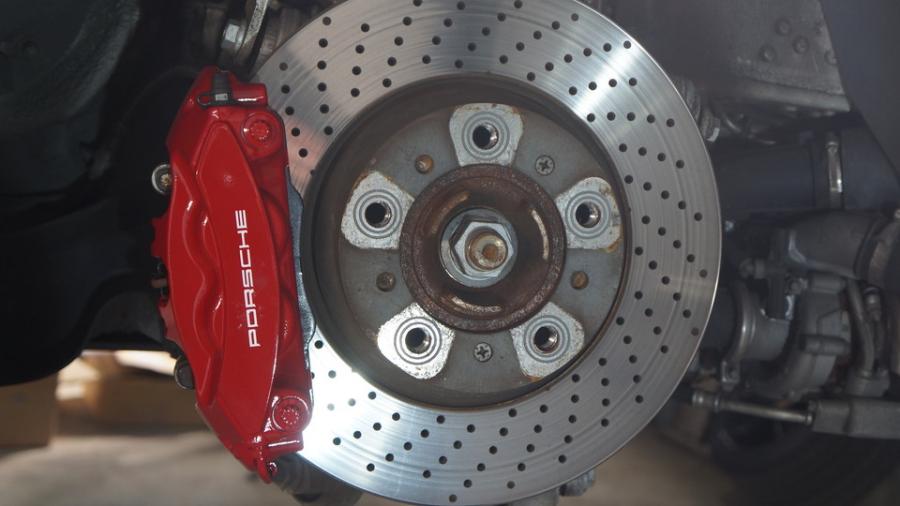 キャリパー塗装施工事例：ポルシェ911　キャリパー塗装COLOR:#001 Italian losso solid IMG28_2372_IDGEYR_sub2.jpg