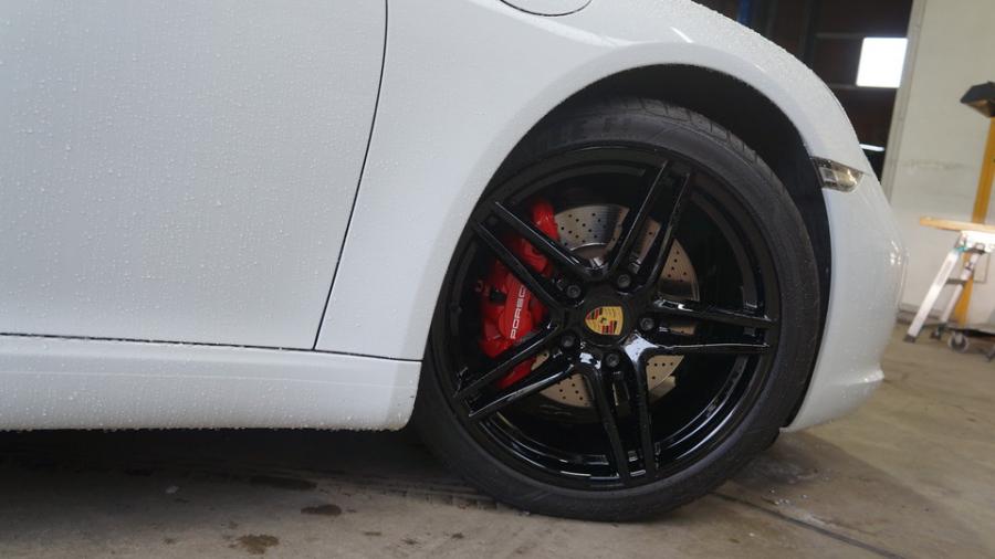 キャリパー塗装施工事例：ポルシェ911　キャリパー塗装COLOR:#001 Italian losso solid IMG28_2372_IDGEYR_sub4.jpg