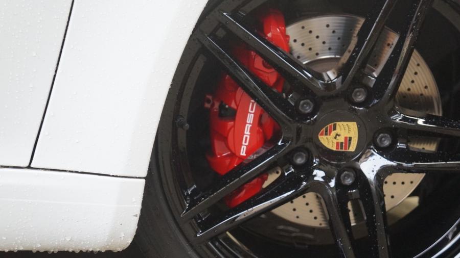 キャリパー塗装施工事例：ポルシェ911　キャリパー塗装COLOR:#001 Italian losso solid IMG28_2372_IDGEYR_sub5.jpg