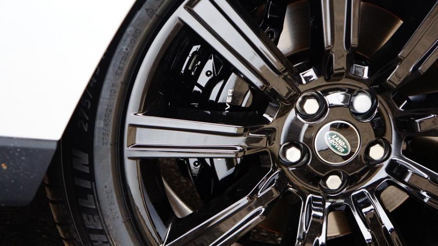 キャリパー塗装施工事例：レンジローバーヴォーグ　キャリパー塗装COLOR:#005 Deep coal black IMG29_2299_yvk4A9_sub2.jpg