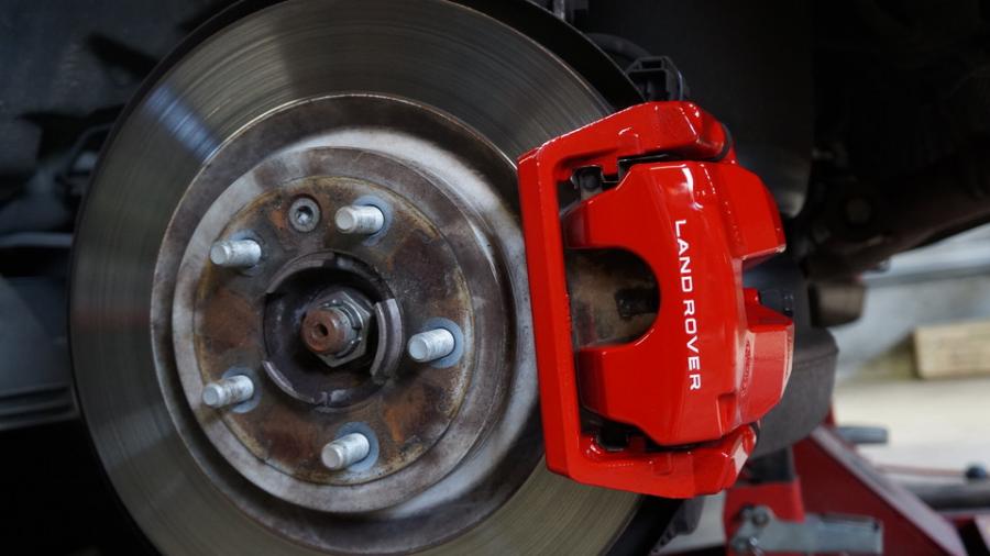 キャリパー塗装施工事例：ランドローバーディスカバリー　キャリパー塗装COLOR:#001 Italian losso solid IMG29_2314_wictJa_sub2.jpg