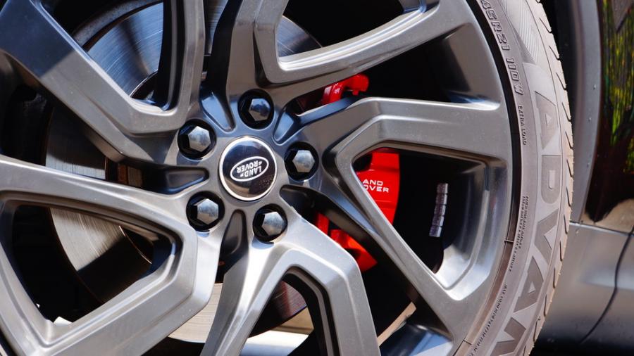 キャリパー塗装施工事例：ランドローバーディスカバリー　キャリパー塗装COLOR:#001 Italian losso solid IMG29_2314_wictJa_sub4.jpg