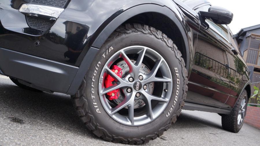 キャリパー塗装施工事例：イヴォーク　キャリパー塗装COLOR:#083 Fluorescence pink IMG29_2361_ymPUyw_sub3.jpg