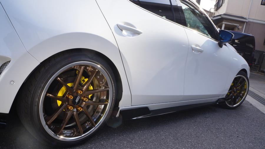 キャリパー塗装施工事例：マツダ3　キャリパー塗装＆ローター塗装COLOR:#020 hawaiian passion yellow IMG67_2283_FDjvmh_sub5.jpg