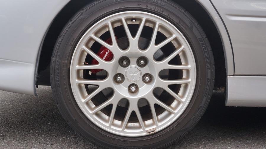 キャリパー塗装施工事例：ランサーエボリューションⅦ　キャリパー塗装COLOR:赤系調色カラー IMG68_2370_xKeKyE_sub6.jpg