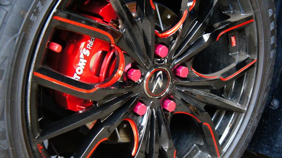 トヨタVOXY　キャリパー塗装＆ローター塗装　COLOR:#1102 Charm gross candy red　ローター加工Type:DP