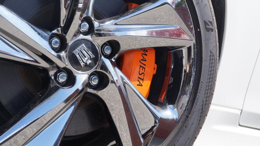 キャリパー塗装施工事例：クラウンマジェスタ　キャリパー塗装COLOR:#1110 Valencia premium orange IMG72_2319_ydSRXO_sub4.jpg