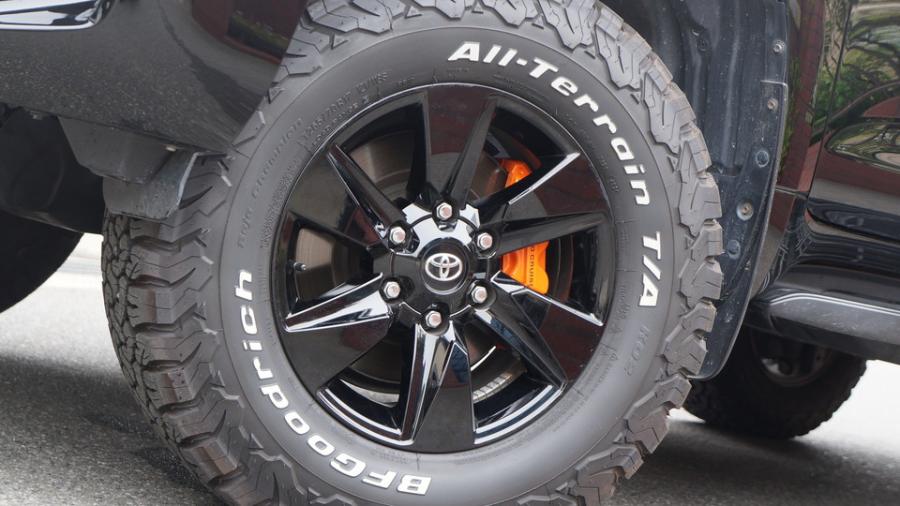 キャリパー塗装施工事例：ランドクルーザープラド　キャリパー塗装COLOR:#1110 Valencia premium orange IMG72_2323_p2PqdN_sub4.jpg