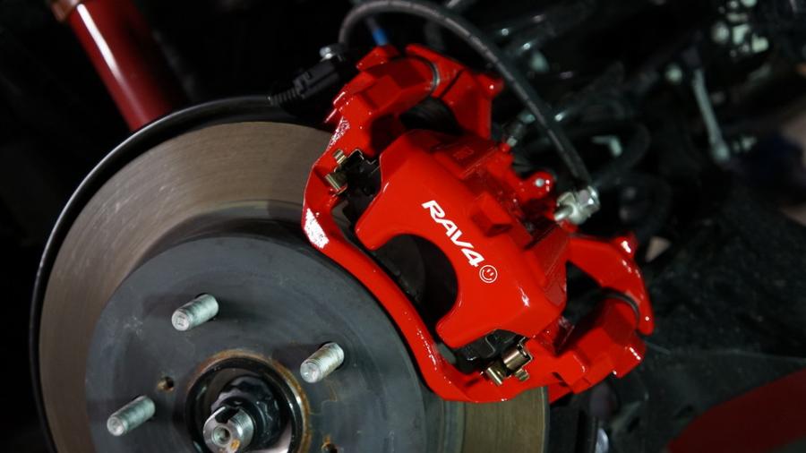 キャリパー塗装施工事例：トヨタRAV4　キャリパー塗装COLOR:#001 Italian losso solid IMG72_2324_vbwY0v_sub2.jpg