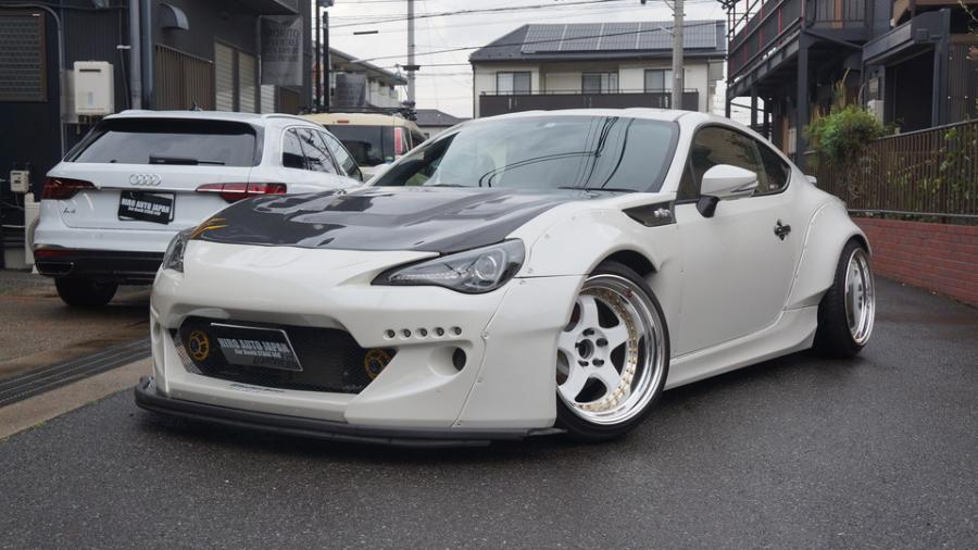 トヨタ８６　キャリパー塗装COLOR:#020 hawaiian passion yellow