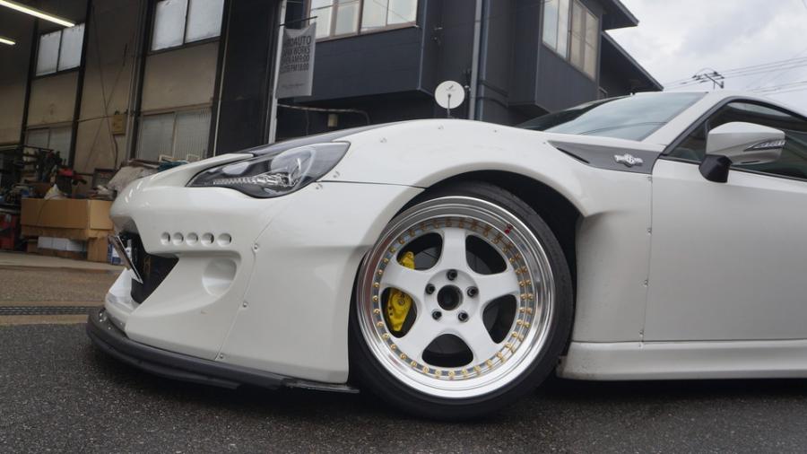 キャリパー塗装施工事例：トヨタ８６　キャリパー塗装COLOR:#020 hawaiian passion yellow IMG72_2369_IdlekD_sub4.jpg