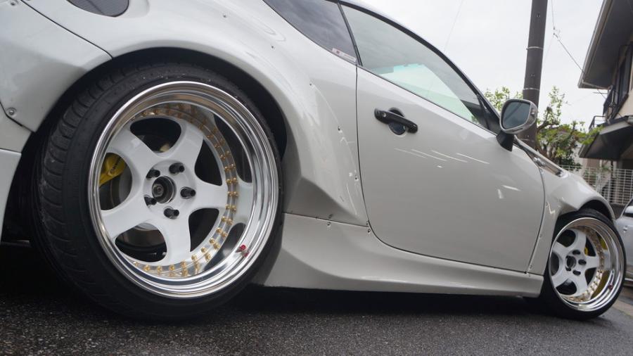 キャリパー塗装施工事例：トヨタ８６　キャリパー塗装COLOR:#020 hawaiian passion yellow IMG72_2369_IdlekD_sub5.jpg