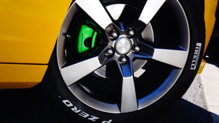 キャリパー塗装施工事例：シボレーカマロ　キャリパー塗装＆ローター塗装COLOR:#1113 Monster green、#004 Blast light gray metalic IMG77_2279_pkIIvT_sub6.jpg