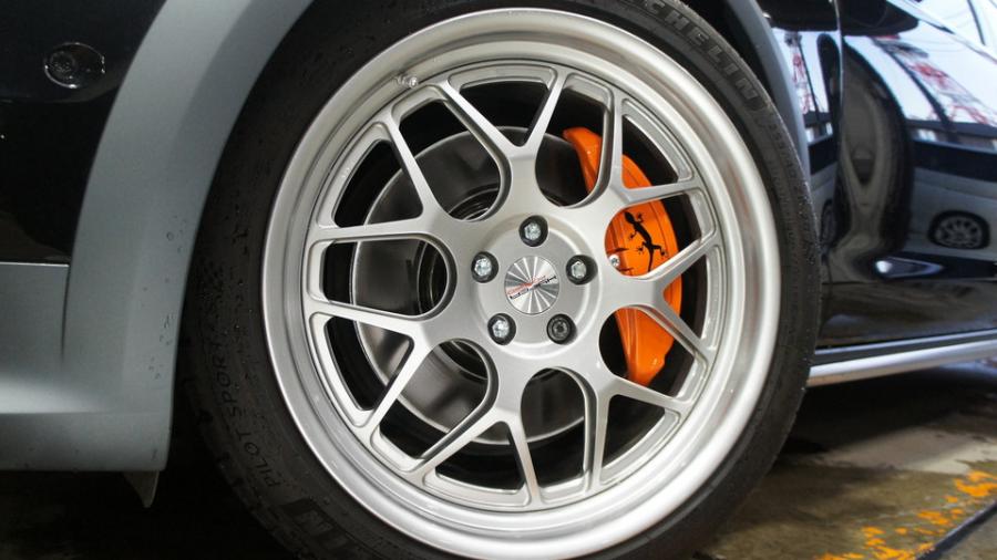 キャリパー塗装施工事例：アウディA6　キャリパー塗装　COLOR:#1110 Valencia premium orange　ローター塗装　COLOR:#004 Blast light gray metalic IMG8_1896_01ZqRk_sub6.jpg