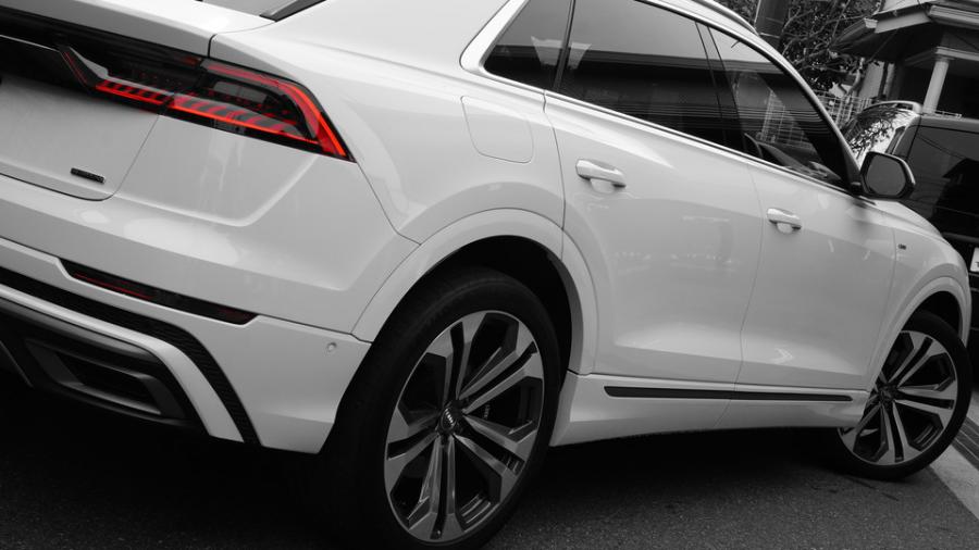 キャリパー塗装施工事例：アウディQ8　キャリパー塗装COLOR:#001 Italian losso solid IMG8_2277_ehIQTm_sub7.jpg