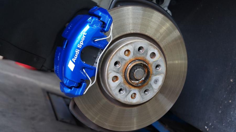 キャリパー塗装施工事例：アウディTT　キャリパー塗装COLOR:#1115 Deep marine blue IMG8_2339_fjeYn4_sub1.jpg