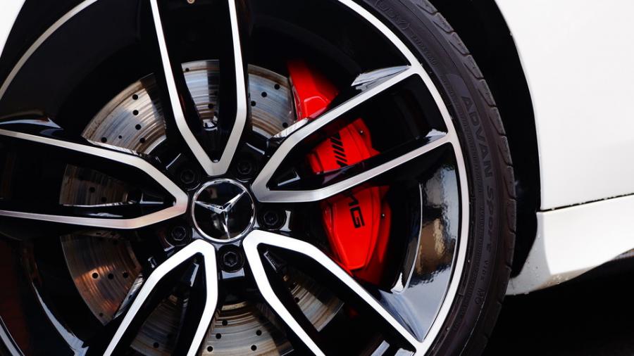 キャリパー塗装施工事例：ベンツCLS53AMG キャリパー塗装COLOR:#001 Italian losso solid　ローター塗装COLOR:#005 Deep coal black IMG9_2309_hWM4ra_sub3.jpg