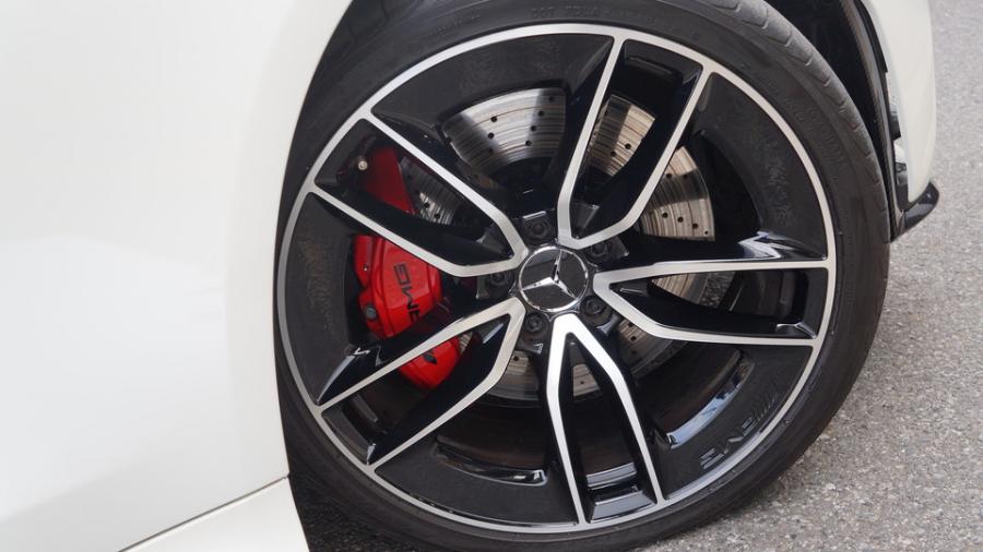 キャリパー塗装施工事例：ベンツCLS53AMG キャリパー塗装COLOR:#001 Italian losso solid　ローター塗装COLOR:#005 Deep coal black IMG9_2309_hWM4ra_sub6.jpg